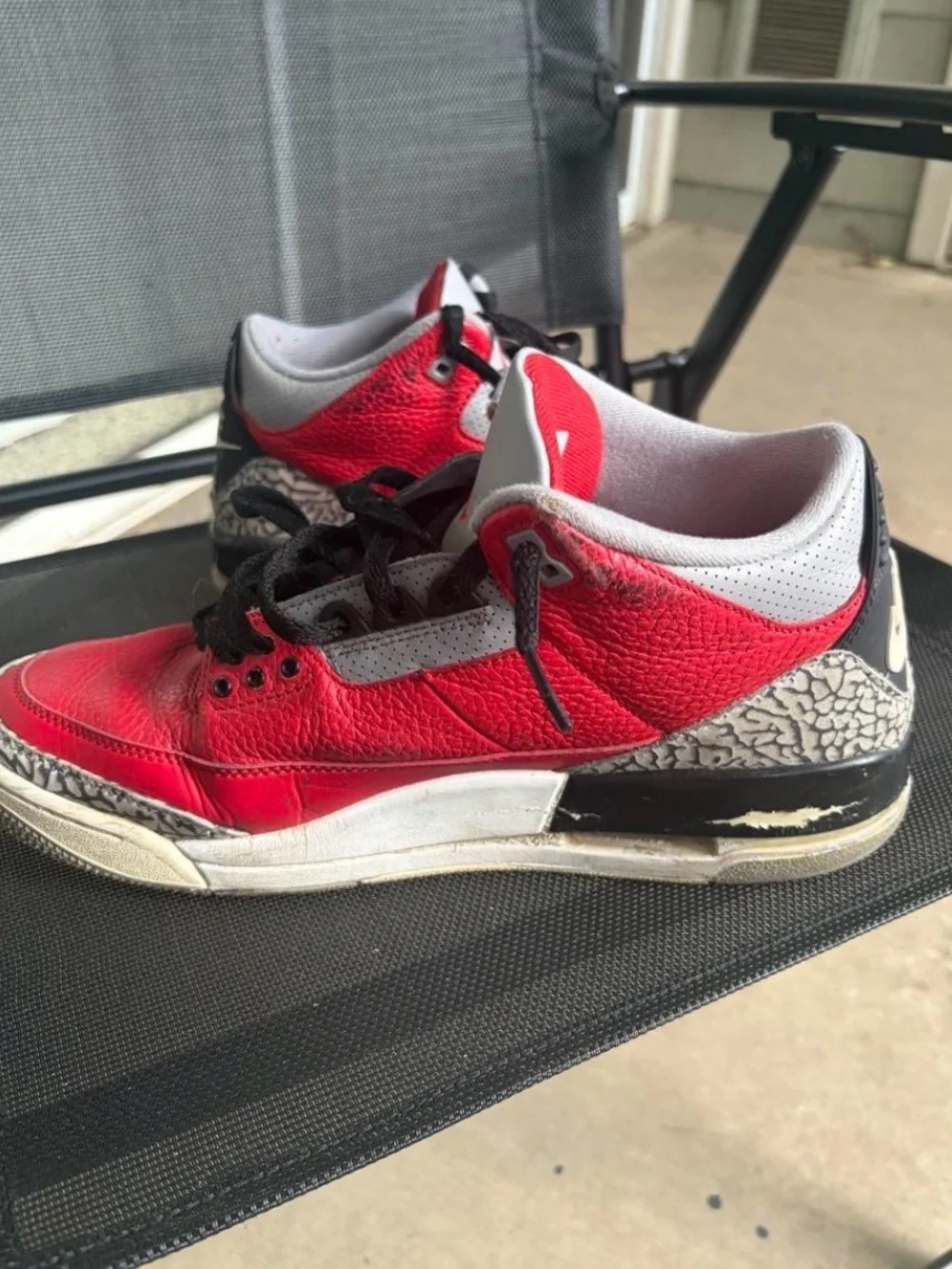 Air Jordan 3 Red Cement size 11 Men